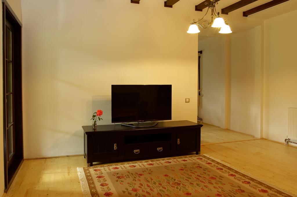 Casuta Cu Prieteni Cornu de Jos Room photo